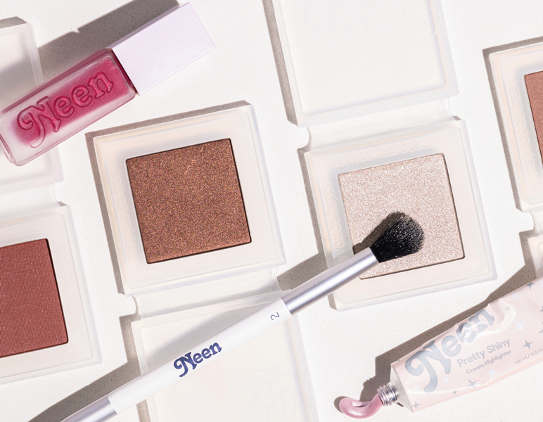 neen_gloss,_eyeshadow,_cream_and_brush